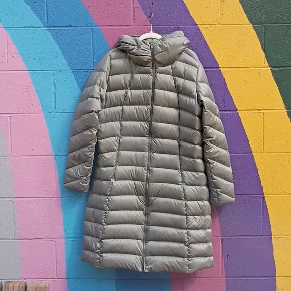 Patagonia Women's Gray Puffer Coat - Picture 5 of 13